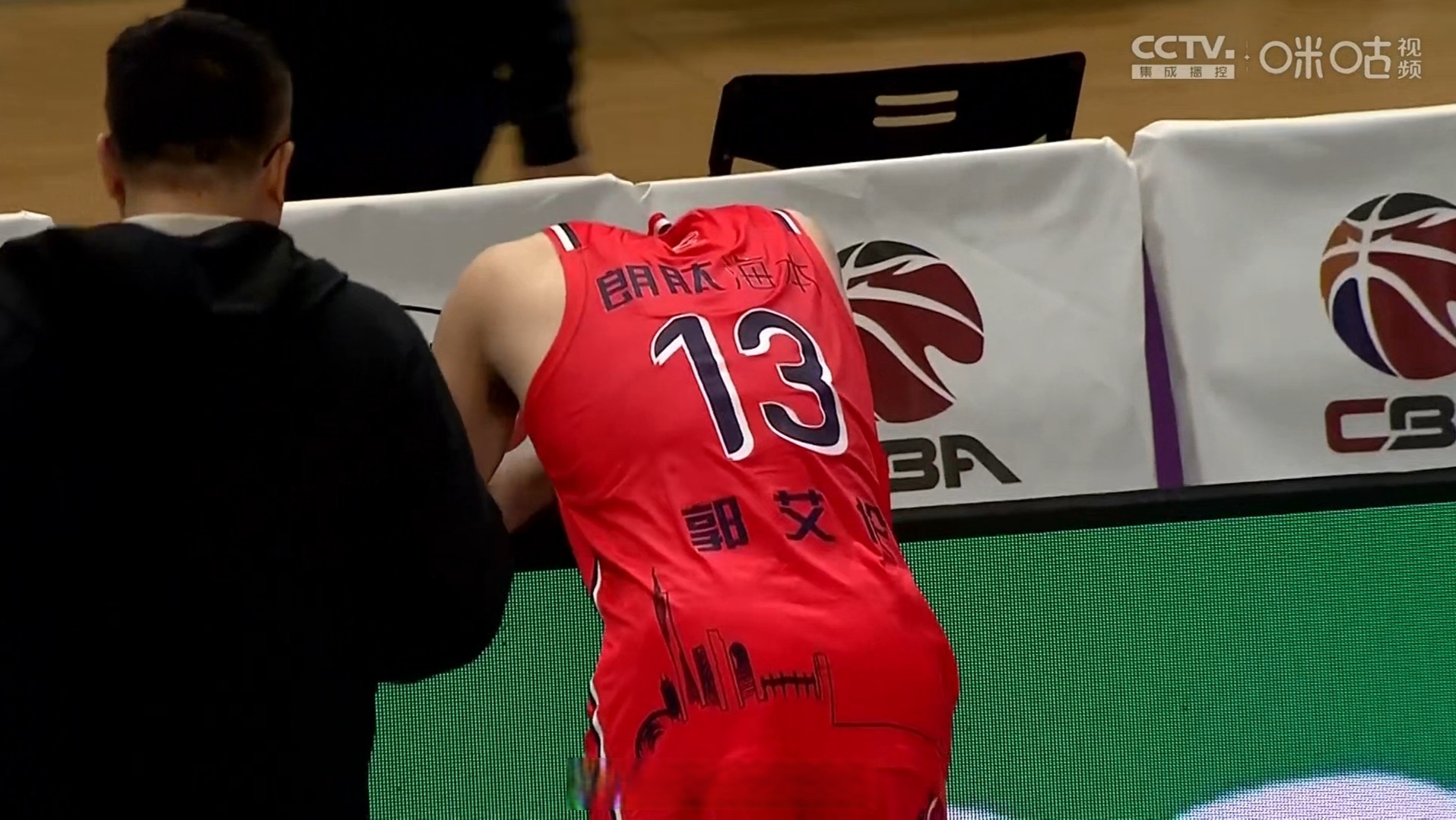 开云体育中国官网-篮网险胜凯尔特人，郭艾伦统治全场